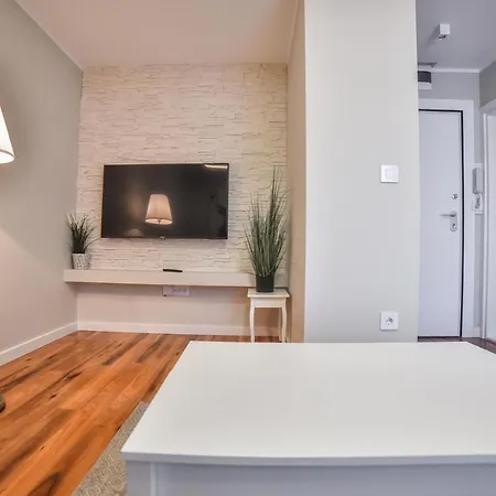 Centar * 兹拉蒂博尔