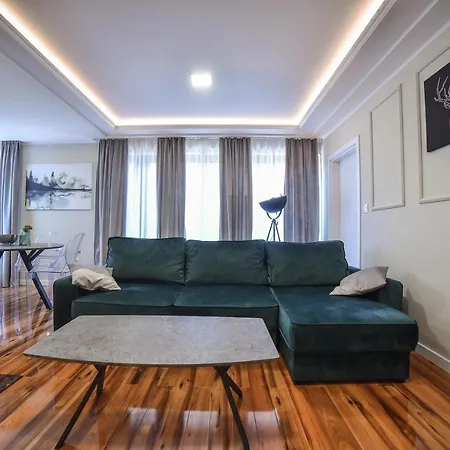 Centar * 兹拉蒂博尔